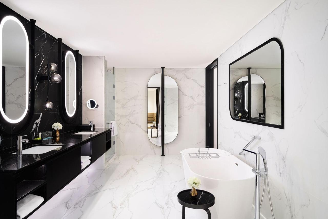 Le Meridien Myeongdong 5*