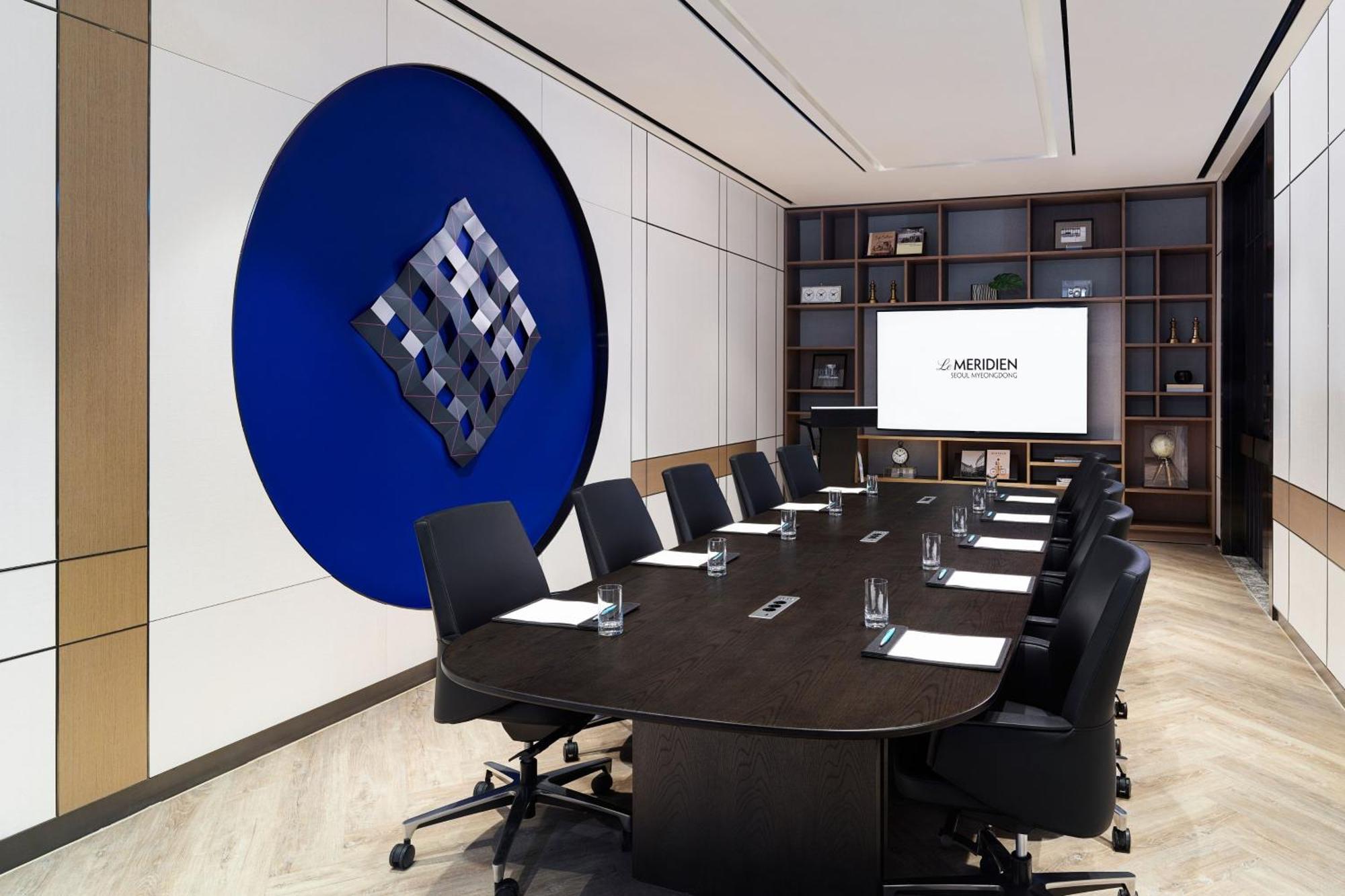 Le Meridien Myeongdong 5*