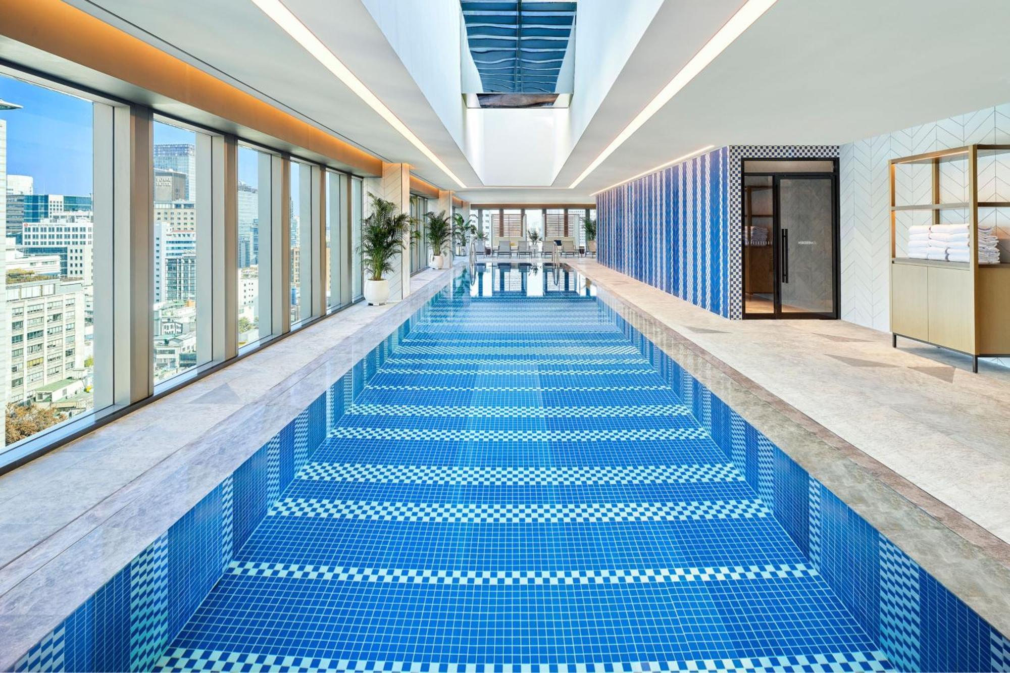 Le Meridien Myeongdong Hotel 5*